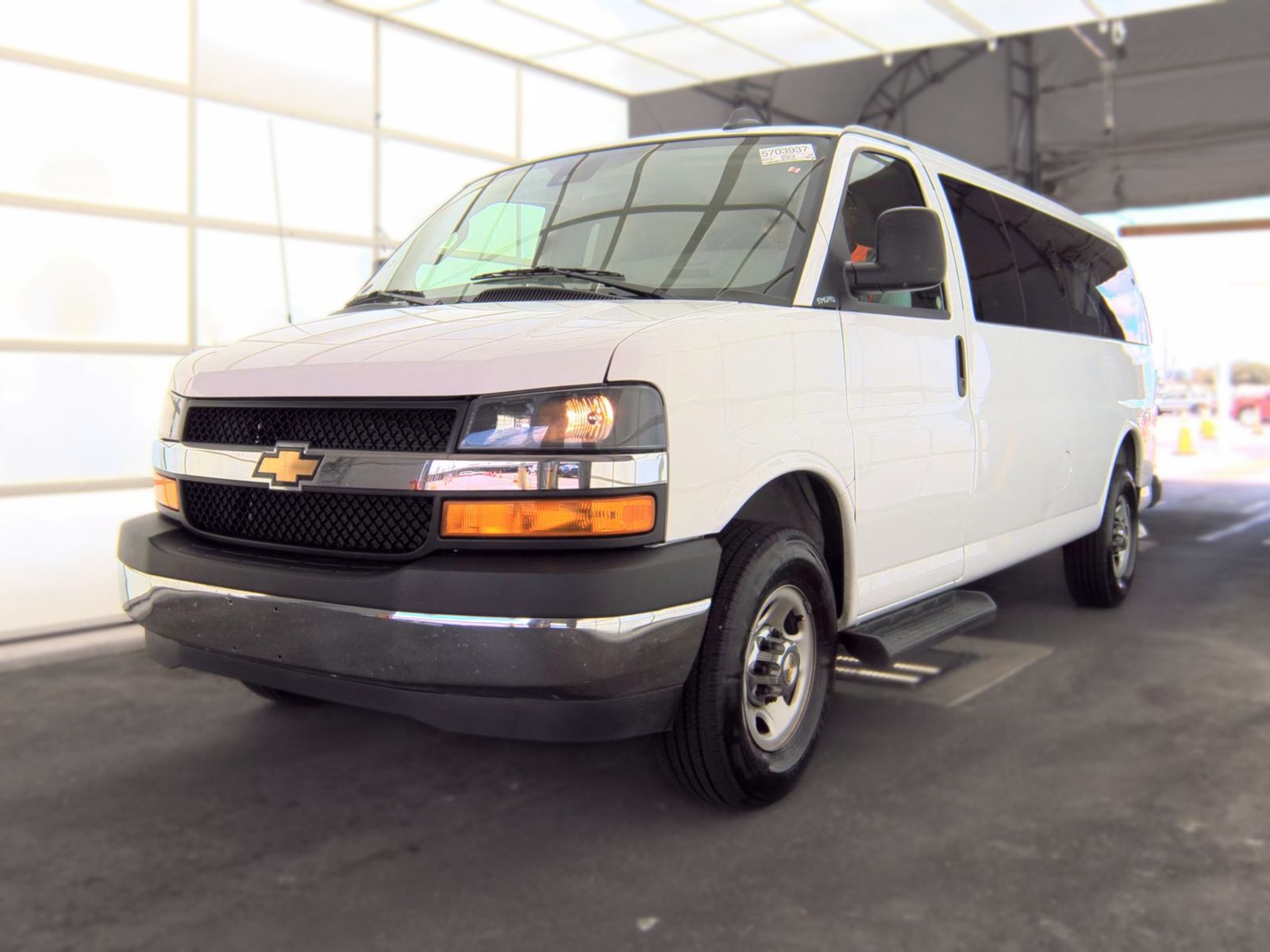 2025 CHEVROLET EXPRESS 3500 LT - 1