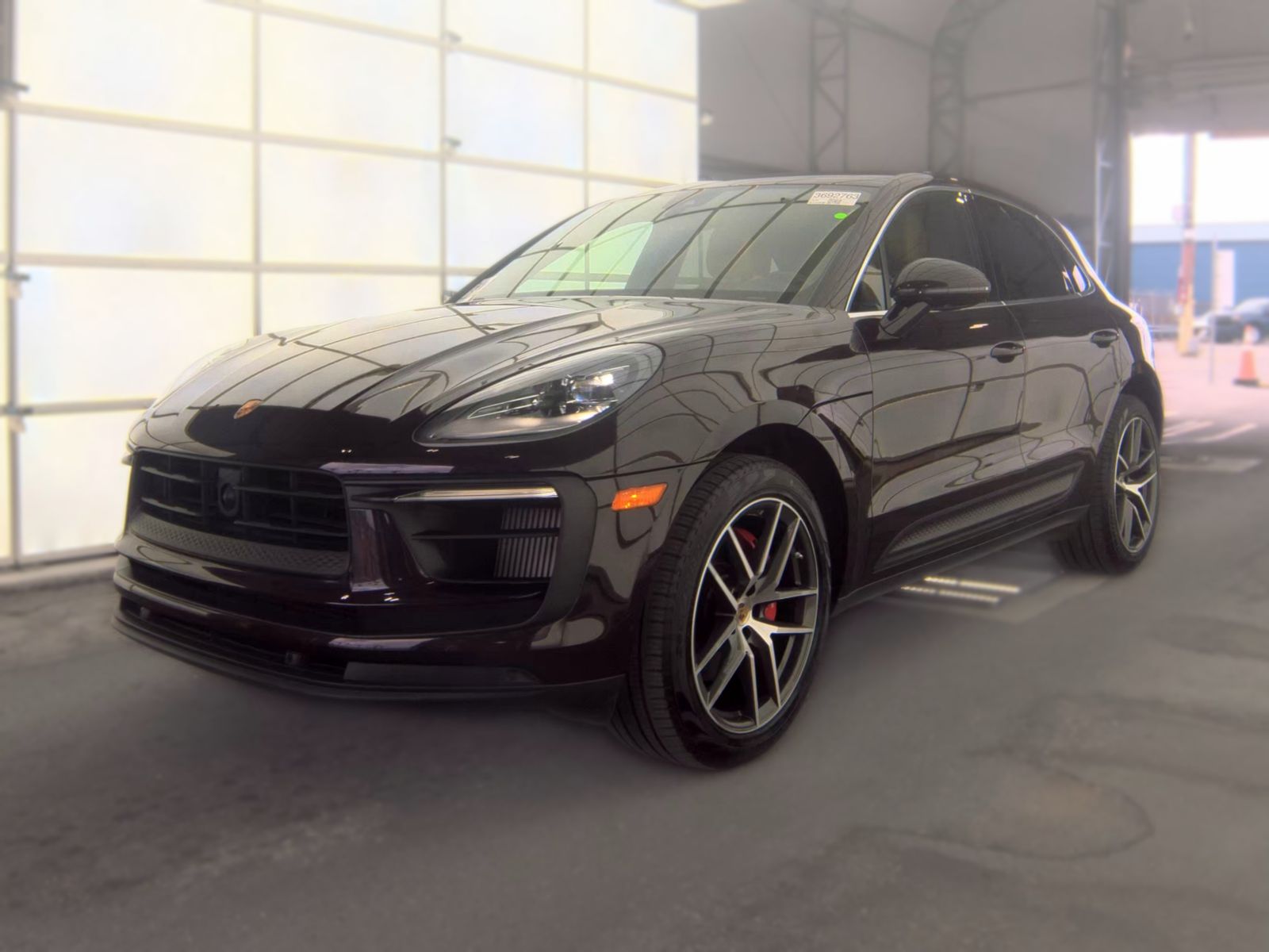 2024 PORSCHE MACAN S - 1