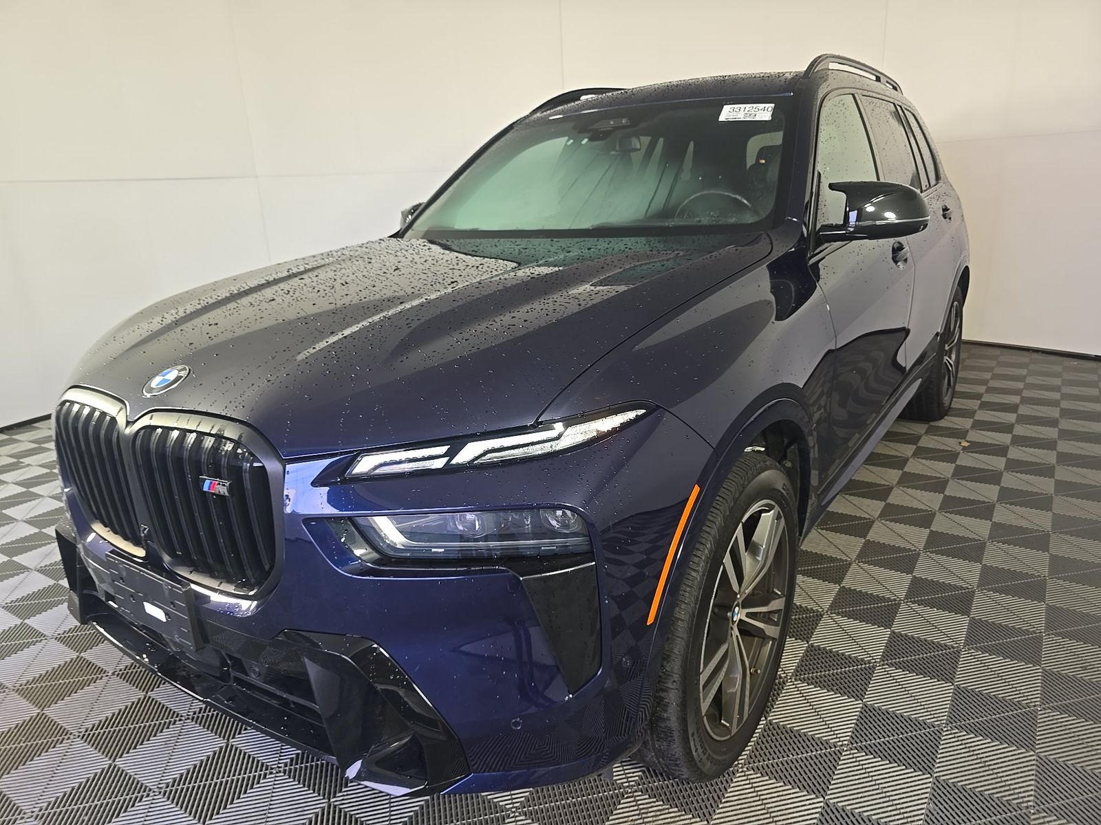 2023 BMW X7 M60i - 1