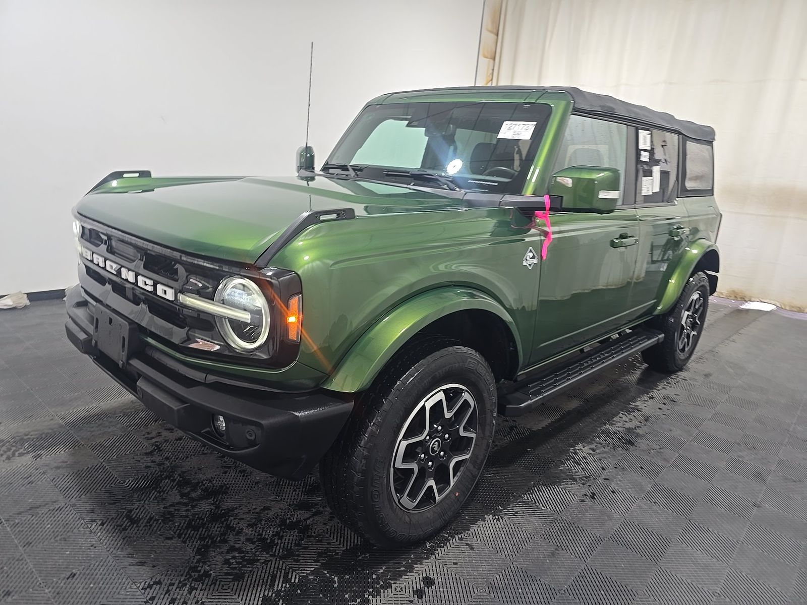 2022 FORD BRONCO OUTER Banks - 1