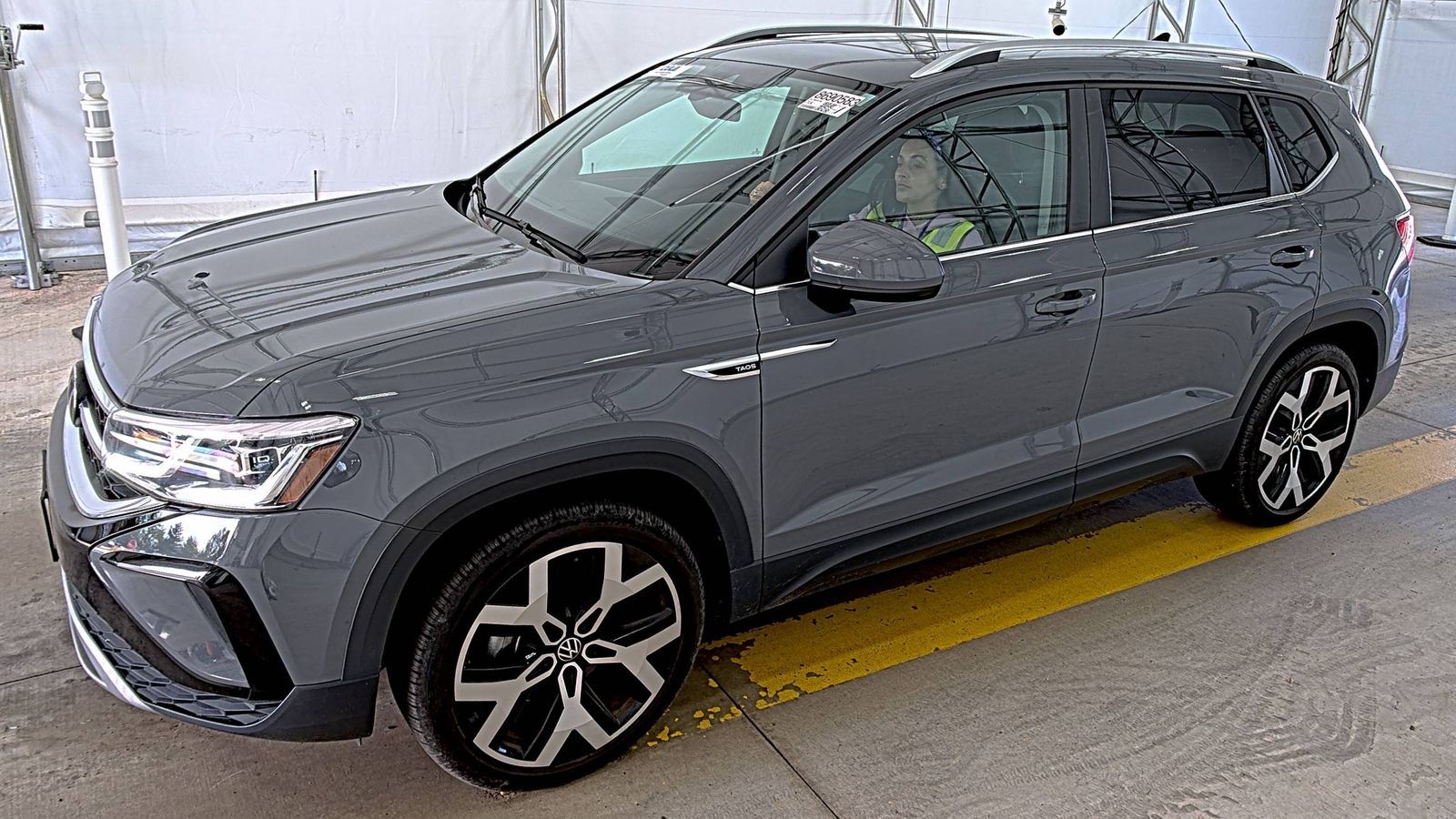 2022 VOLKSWAGEN TAOS SEL - 1