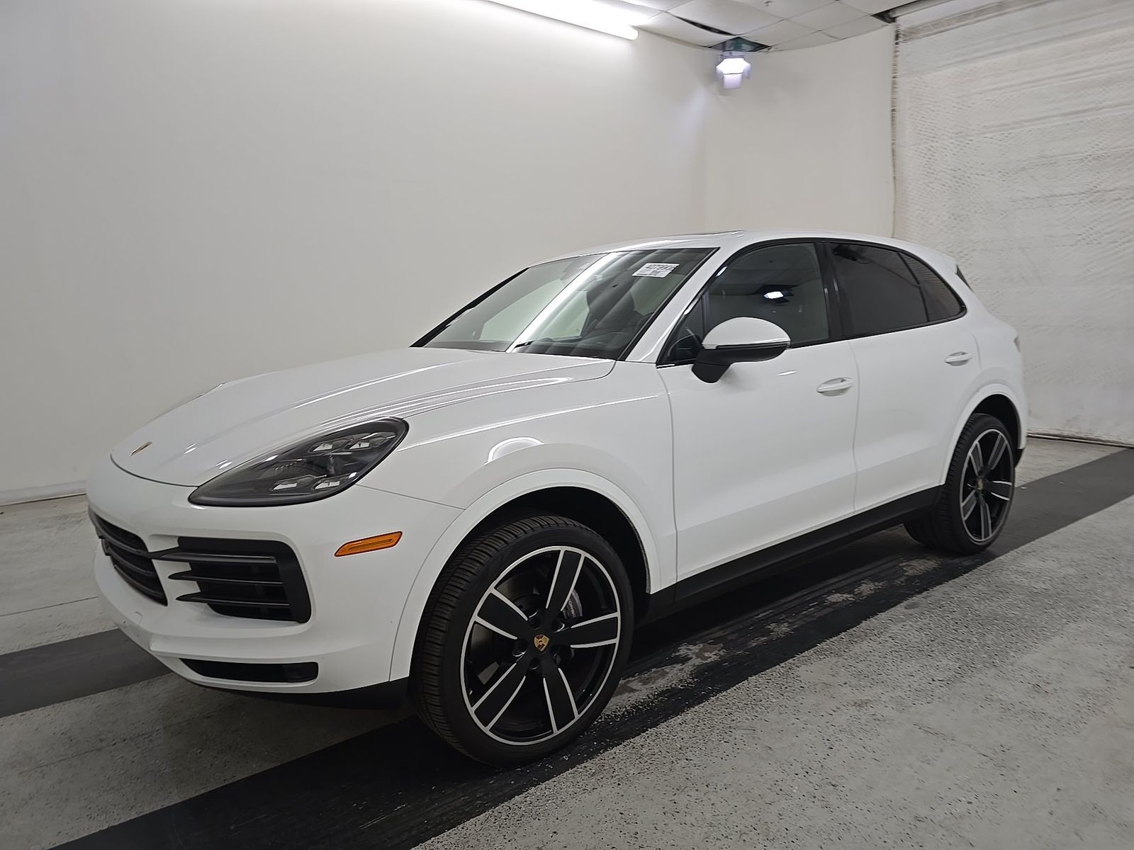 2023 PORSCHE CAYENNE PLATINUM Edition - 1