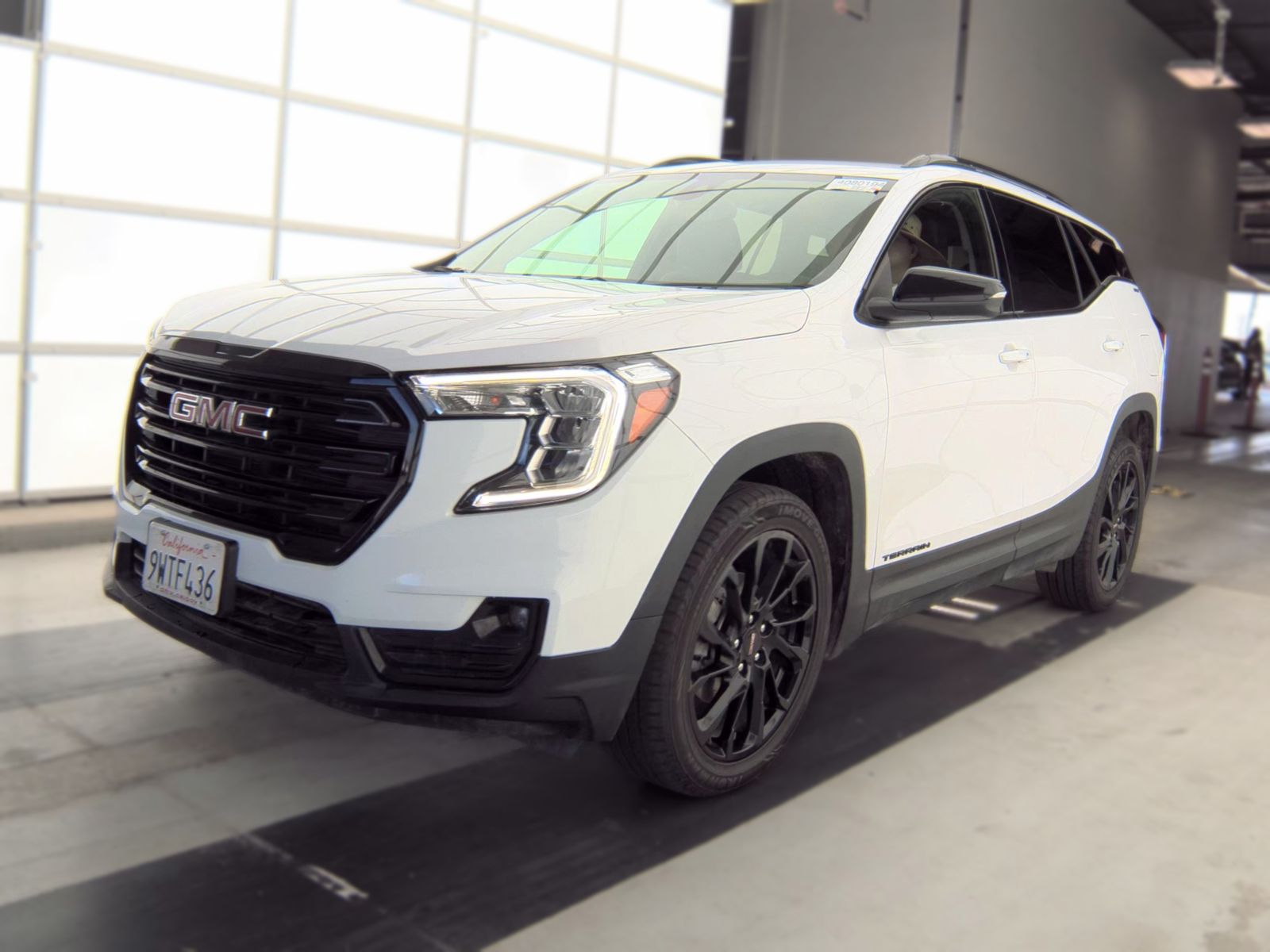 2024 GMC TERRAIN SLT - 1