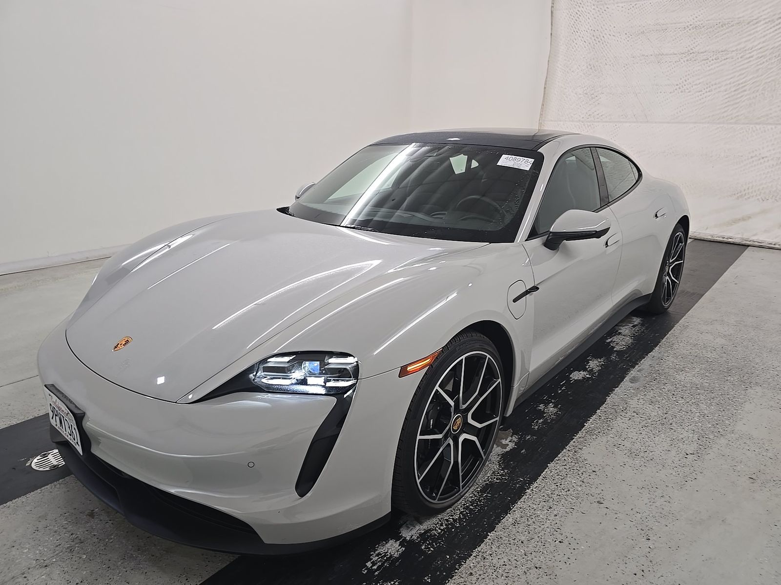2024 PORSCHE TAYCAN Base - 1