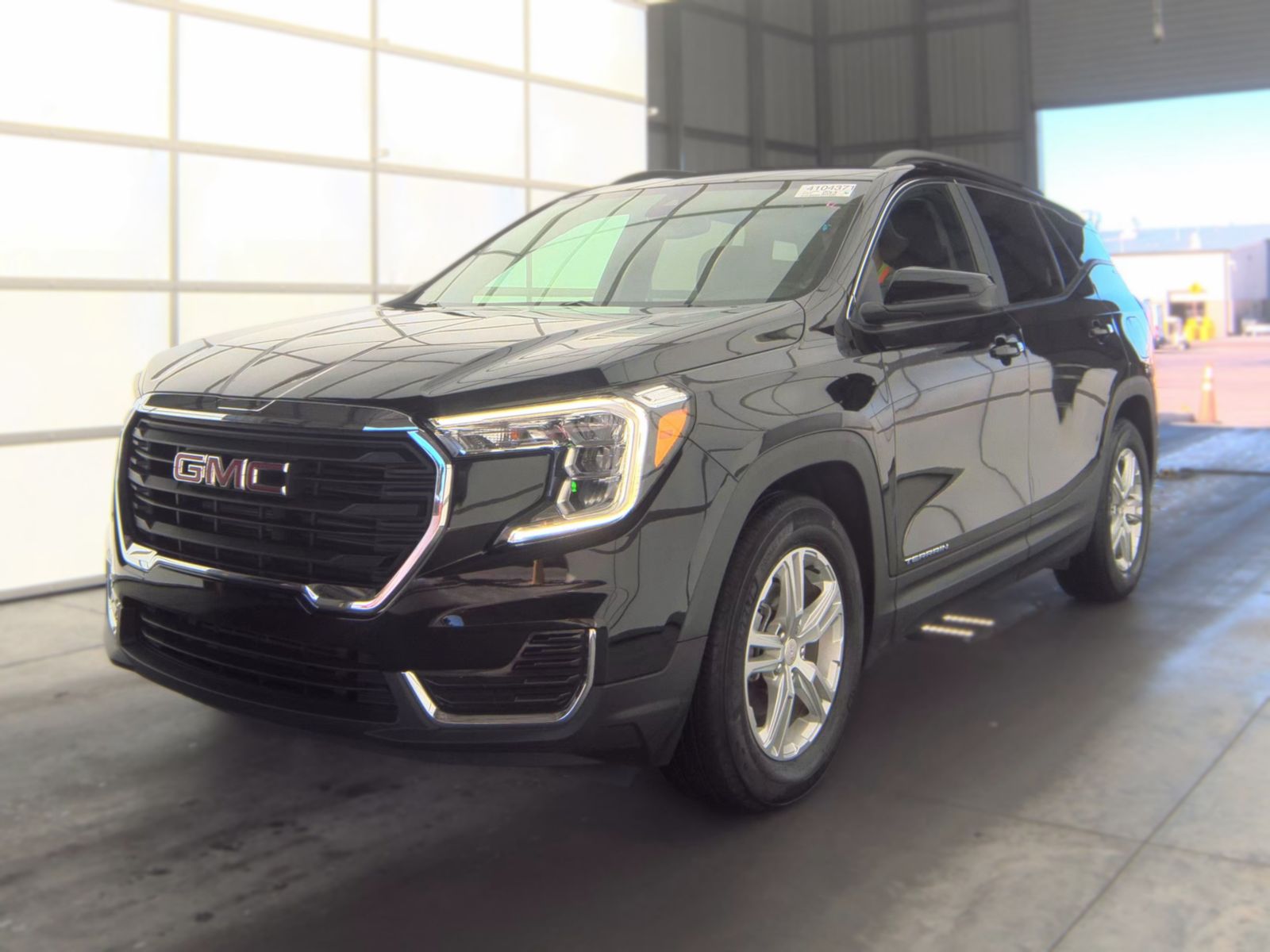 2023 GMC TERRAIN SLE - 1