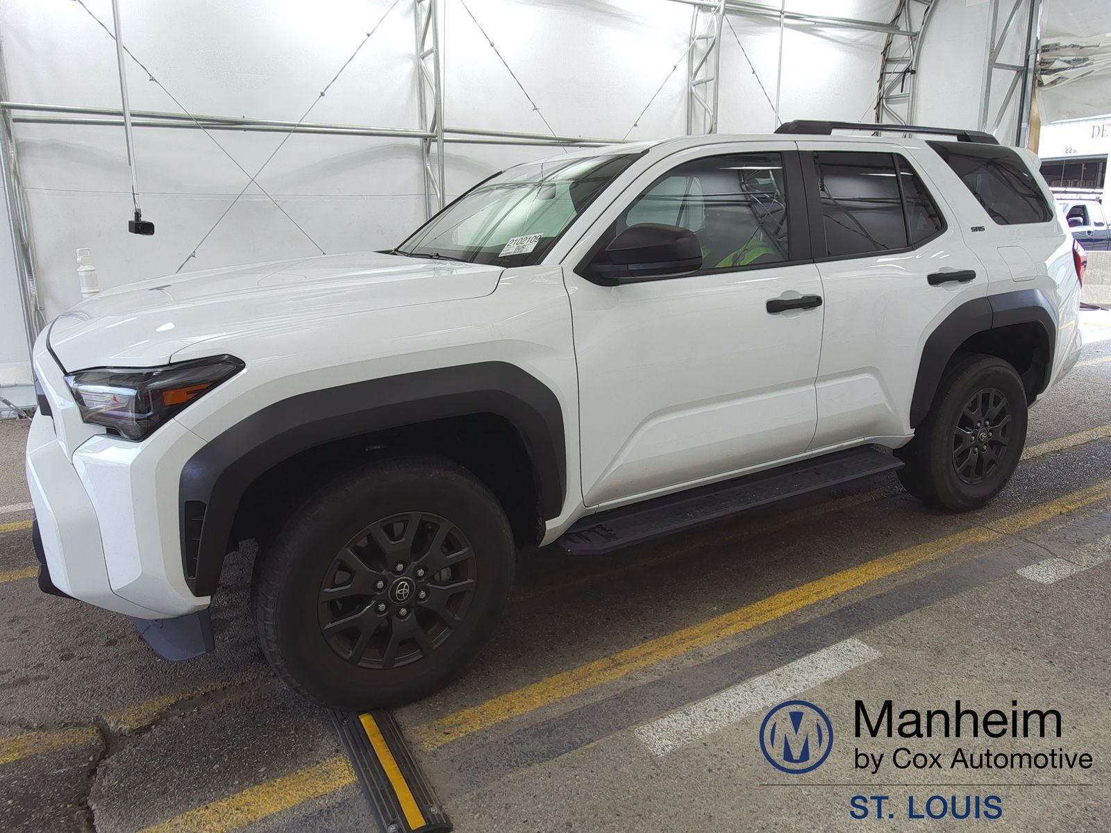 2025 TOYOTA 4RUNNER SR5 - 1