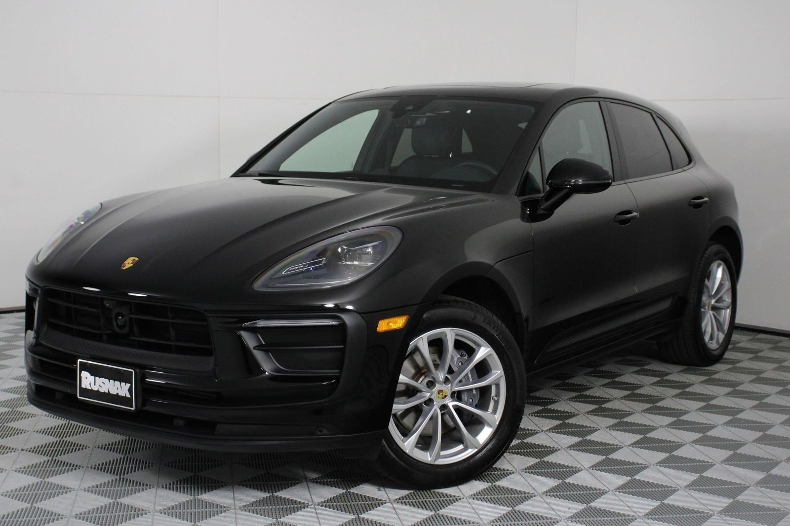 2026 PORSCHE MACAN Base - 1