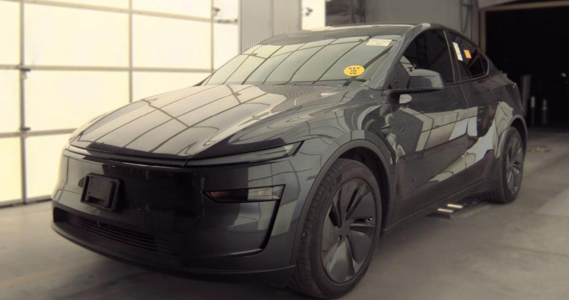 2026 TESLA MODEL Y LONG Range - 1