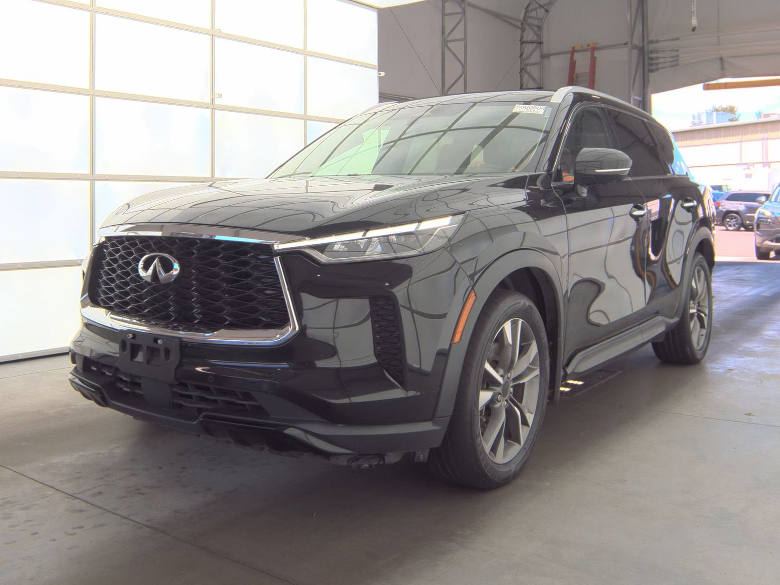 2023 INFINITI QX60 LUXE - 1