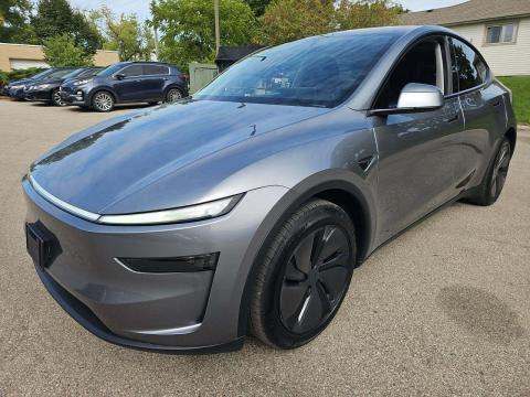2026 TESLA MODEL Y LAUNCH SERIES LONG Range - 1