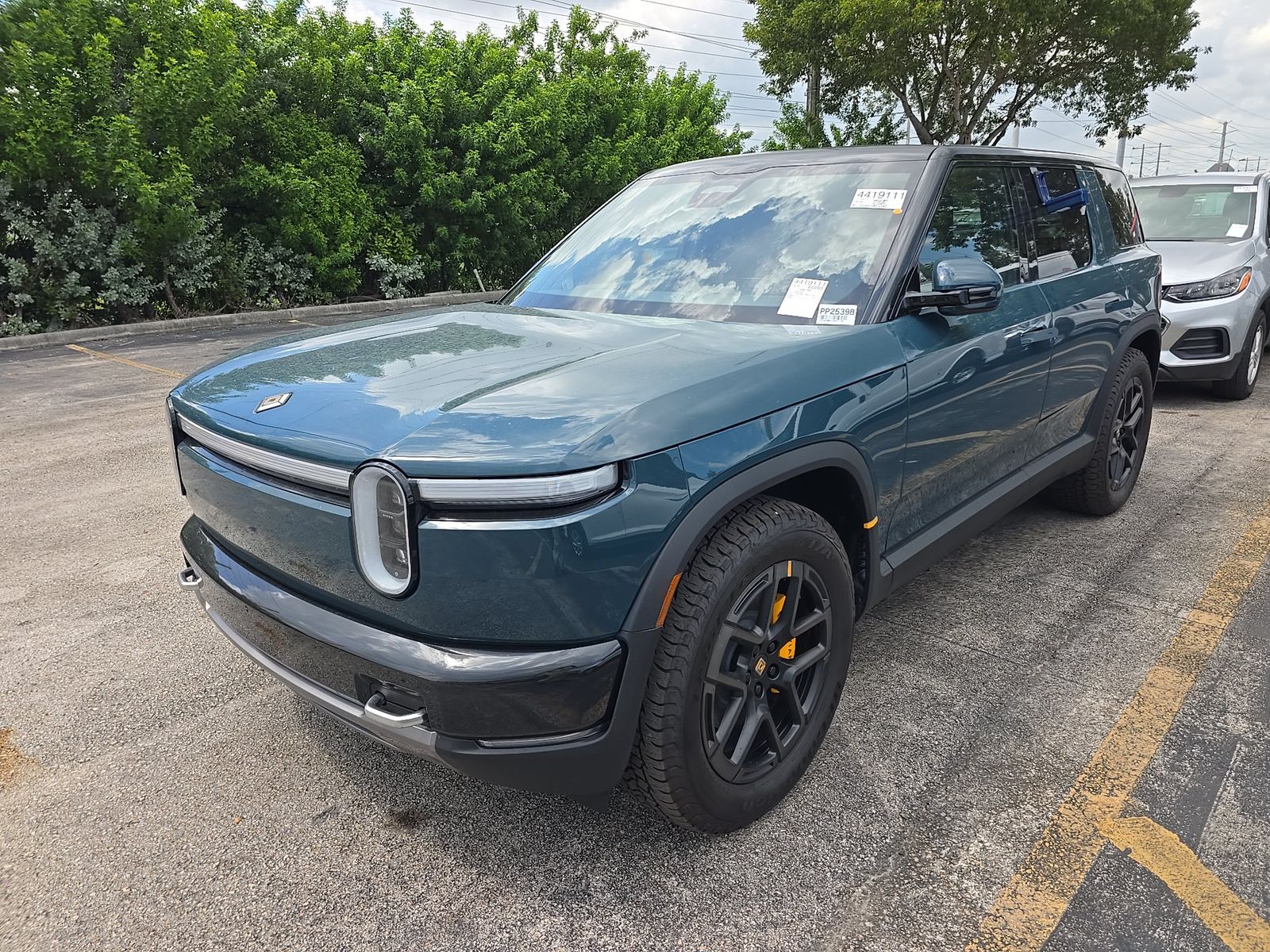 2027 RIVIAN R2 Performance - 1