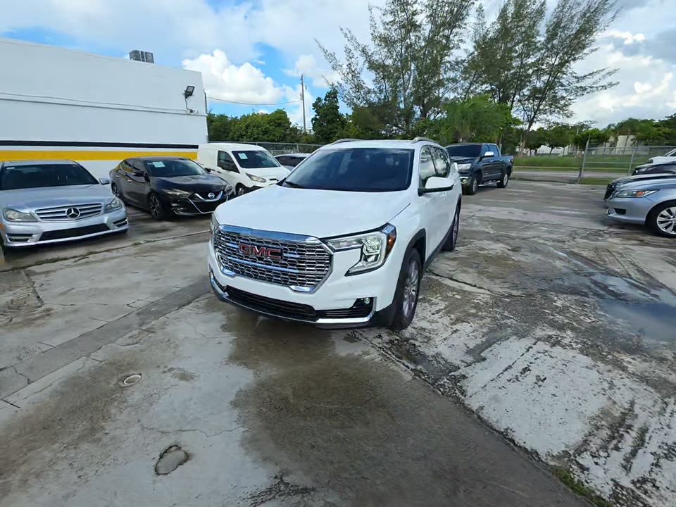 2024 GMC TERRAIN SLT - 1