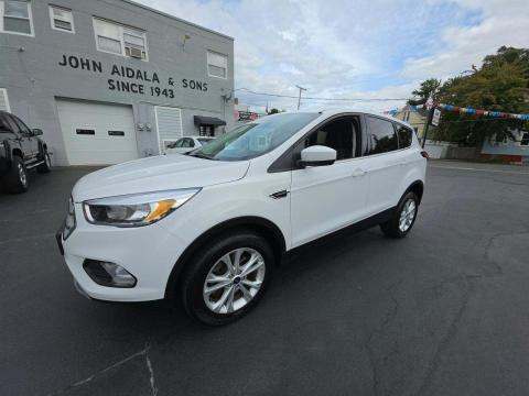 2019 FORD ESCAPE SE - 1