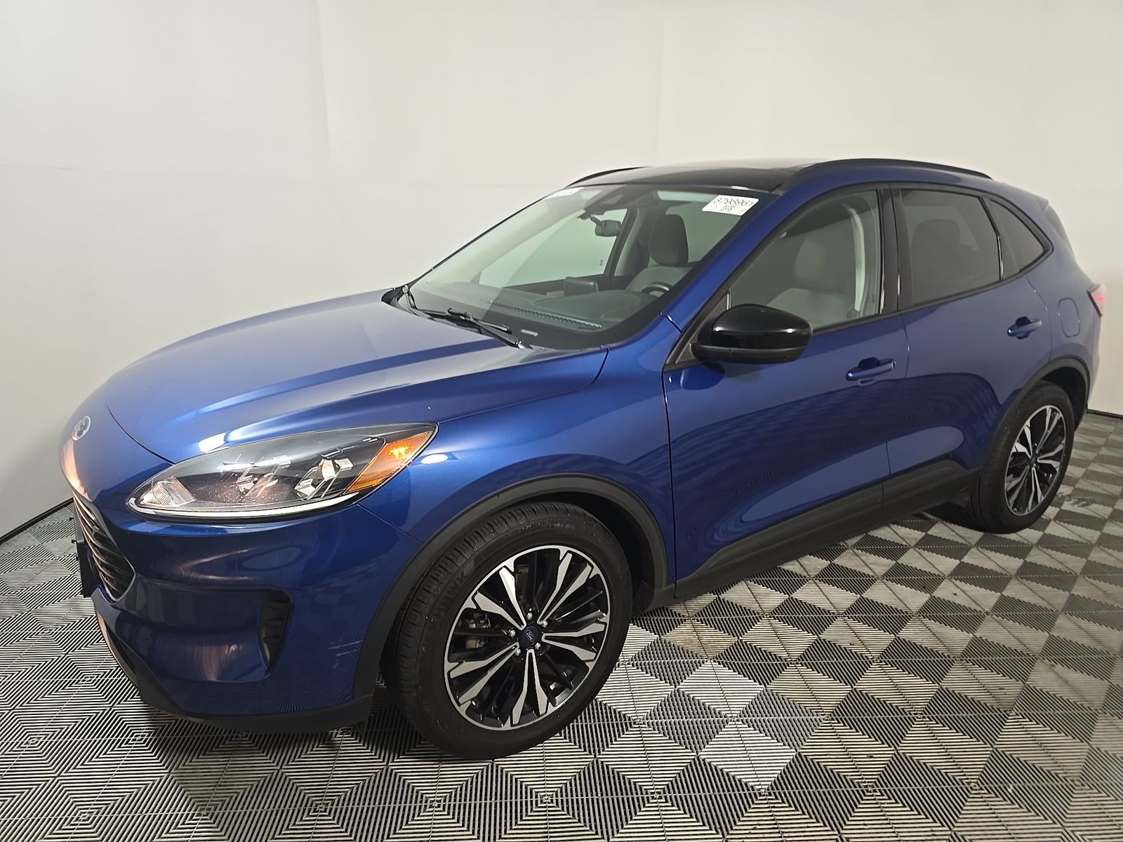 2022 FORD ESCAPE SE - 1