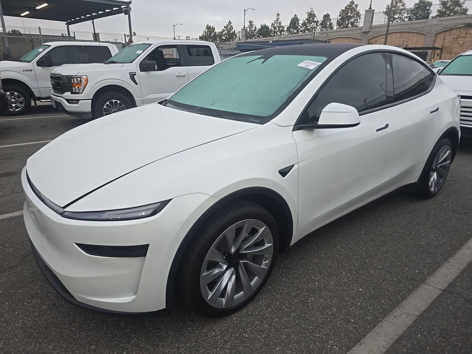 2026 TESLA MODEL Y LONG Range - 1
