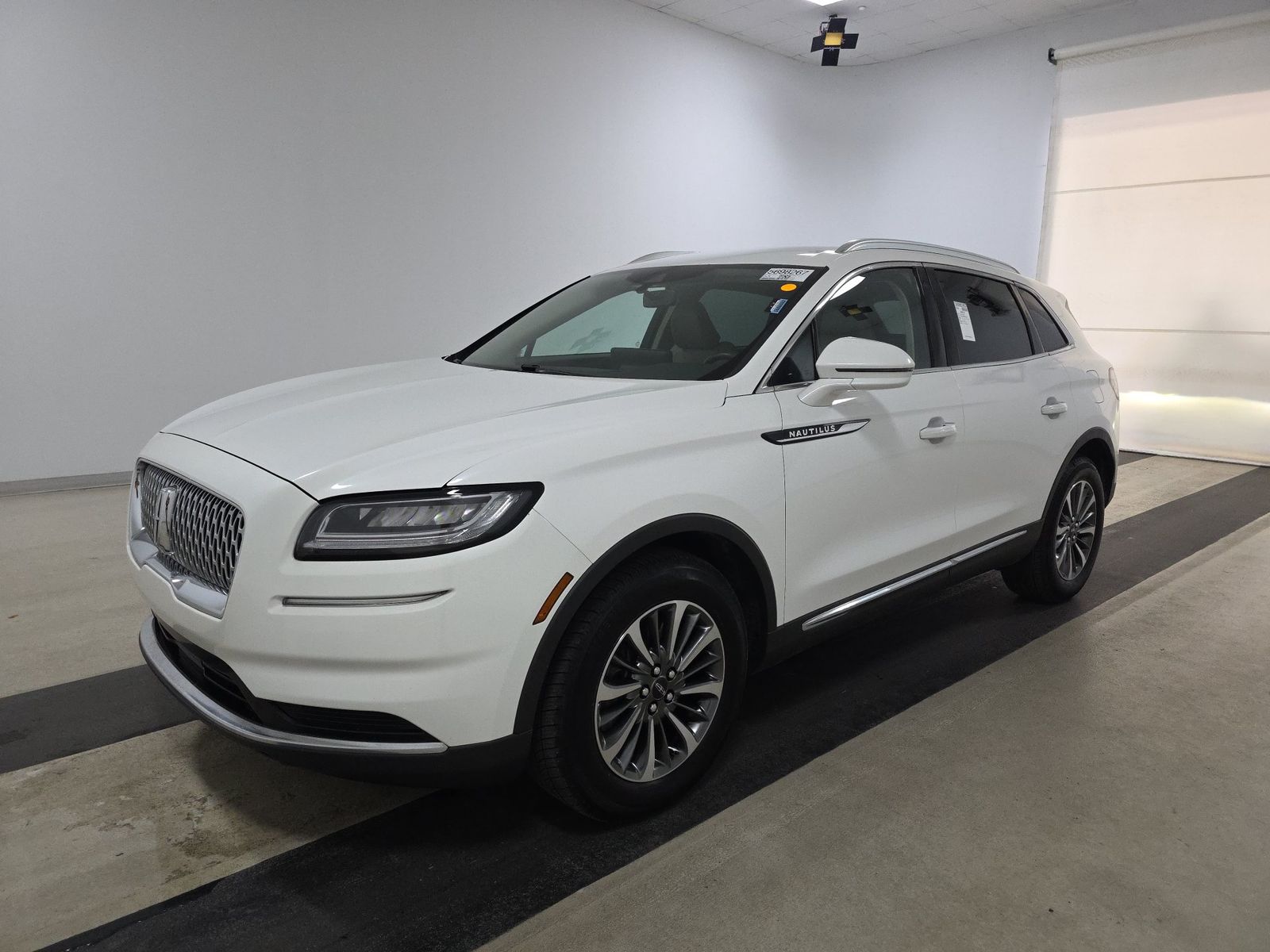 2022 LINCOLN NAUTILUS Standard - 1