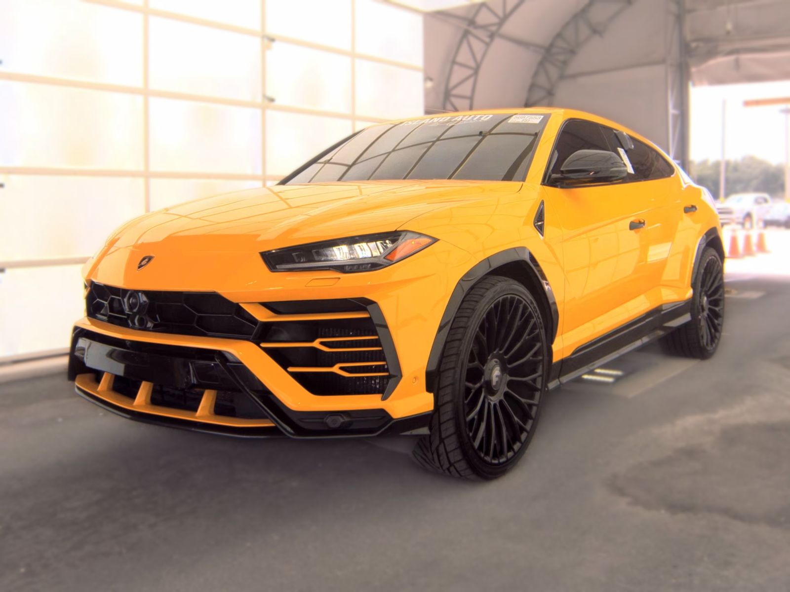 2019 LAMBORGHINI URUS Base - 1