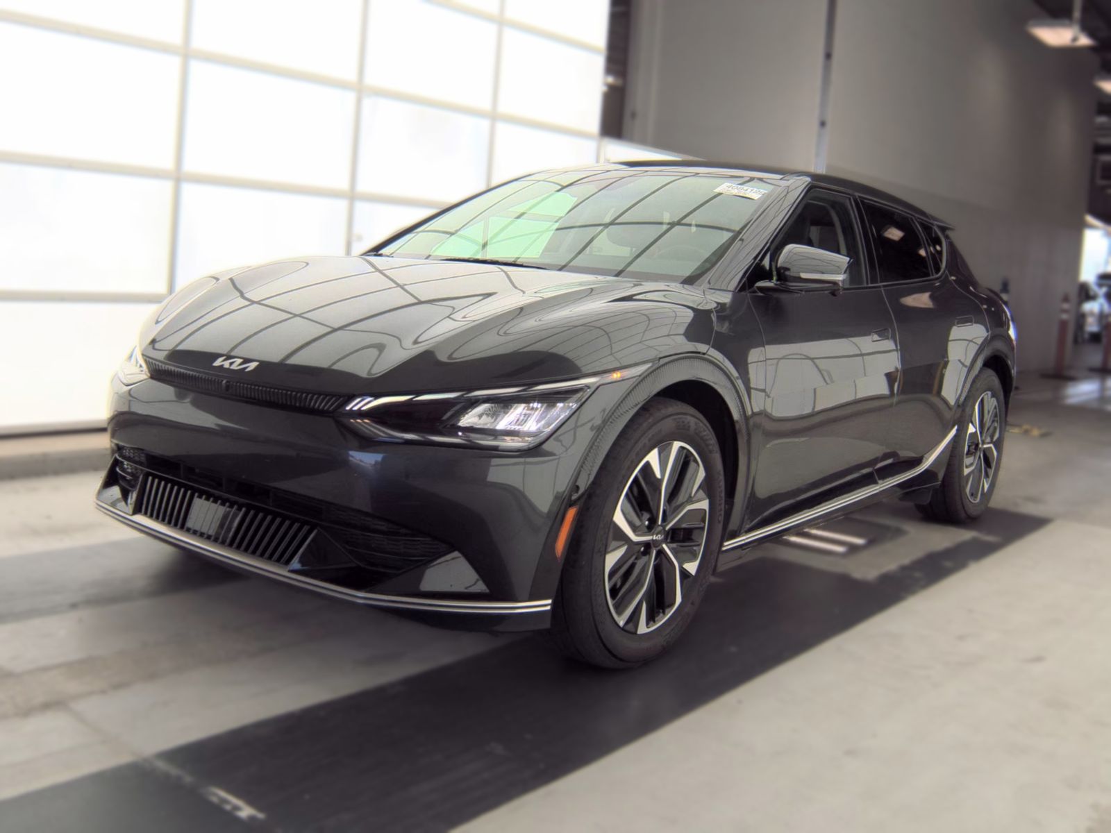 2023 KIA EV6 Wind - 1