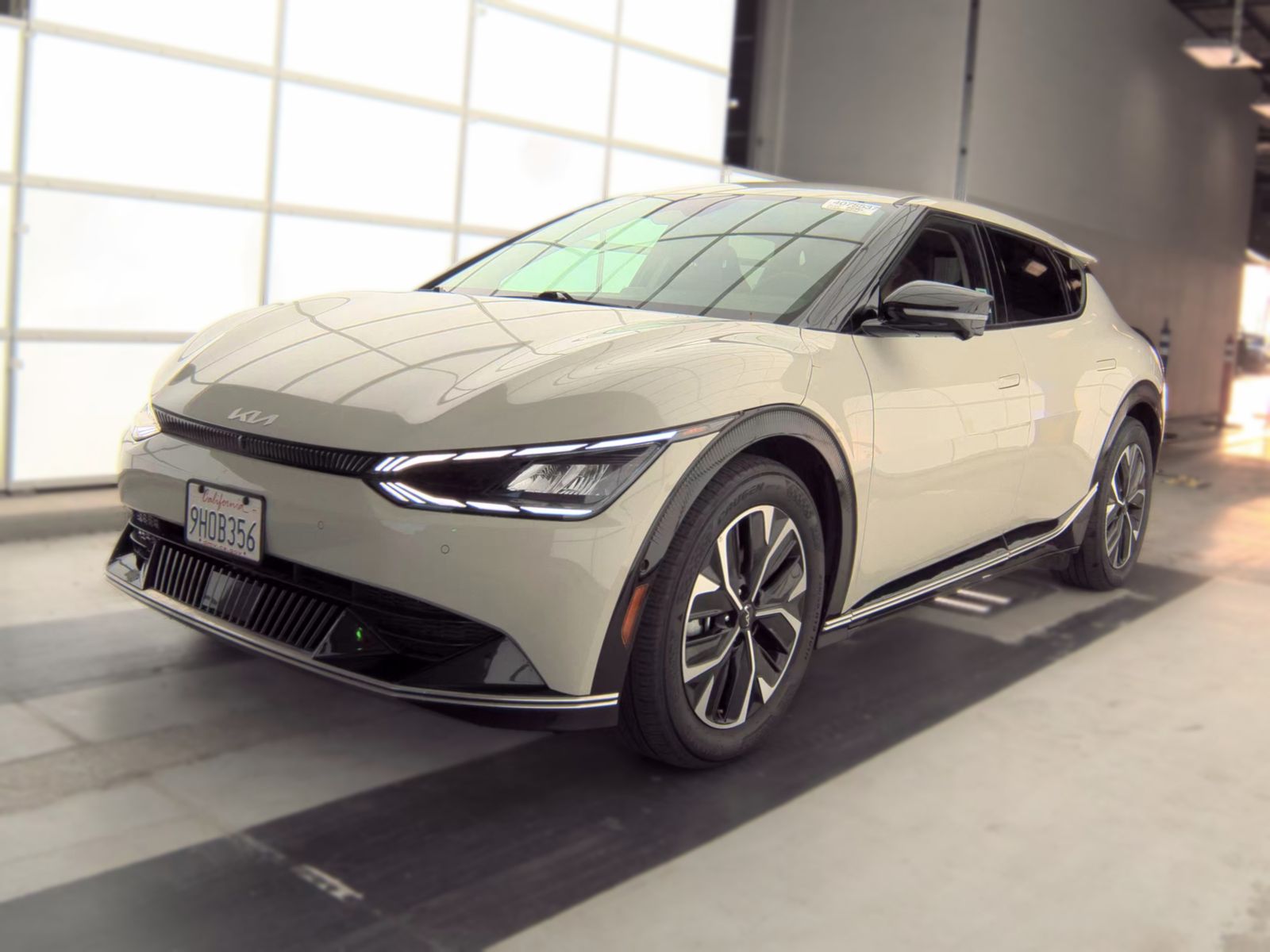 2023 KIA EV6 Wind - 1