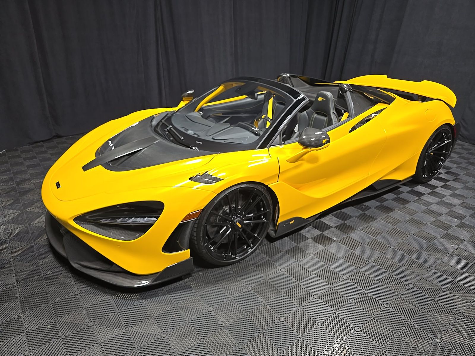 2022 MCLAREN 765LT Base - 1