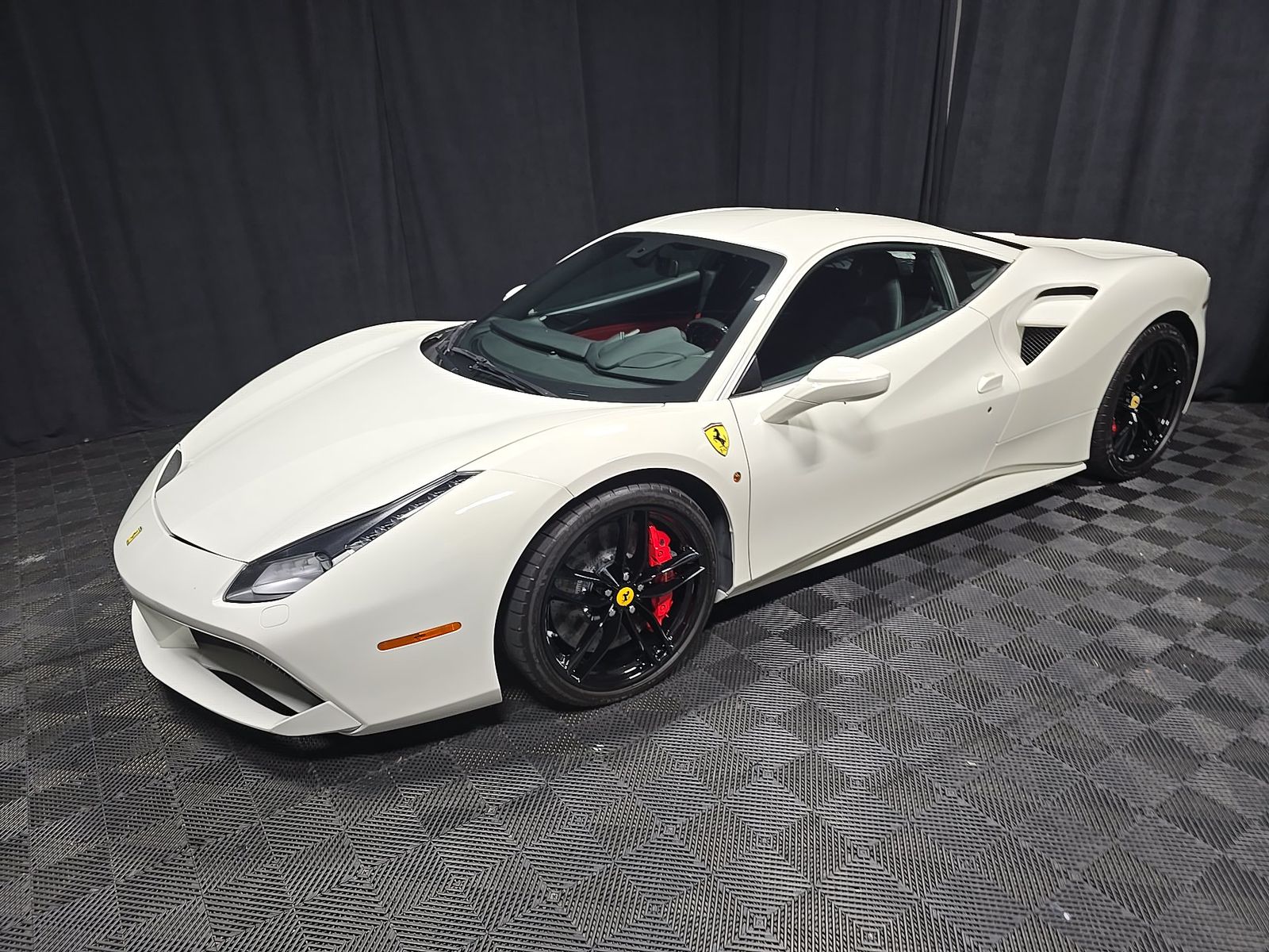 2019 FERRARI 488 GTB - 1