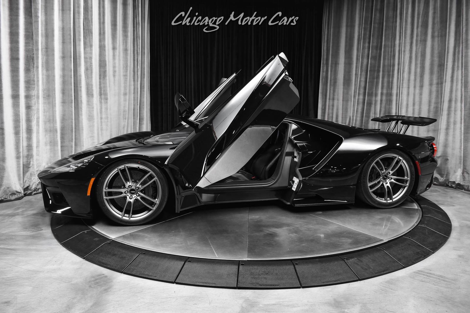 2021 FORD GT - 1