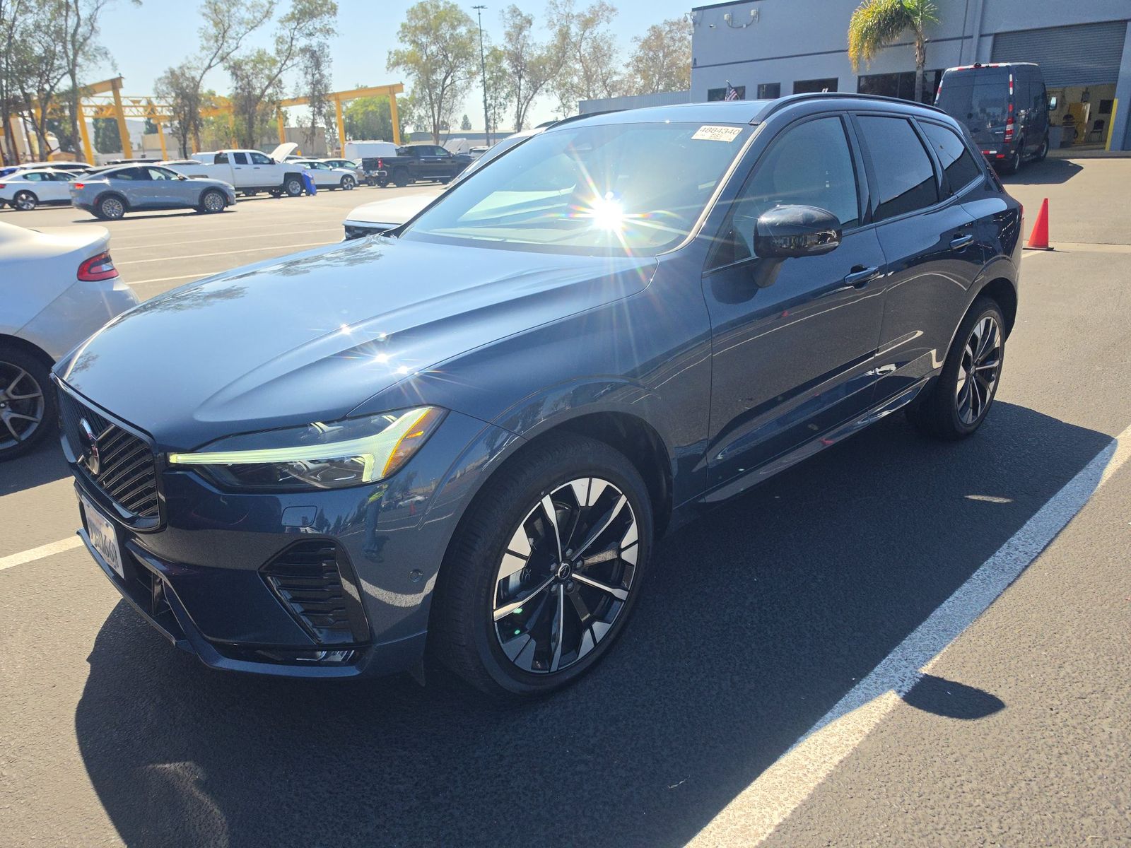 2026 VOLVO XC60 B5 Plus - 1