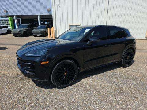 2025 PORSCHE CAYENNE S - 1