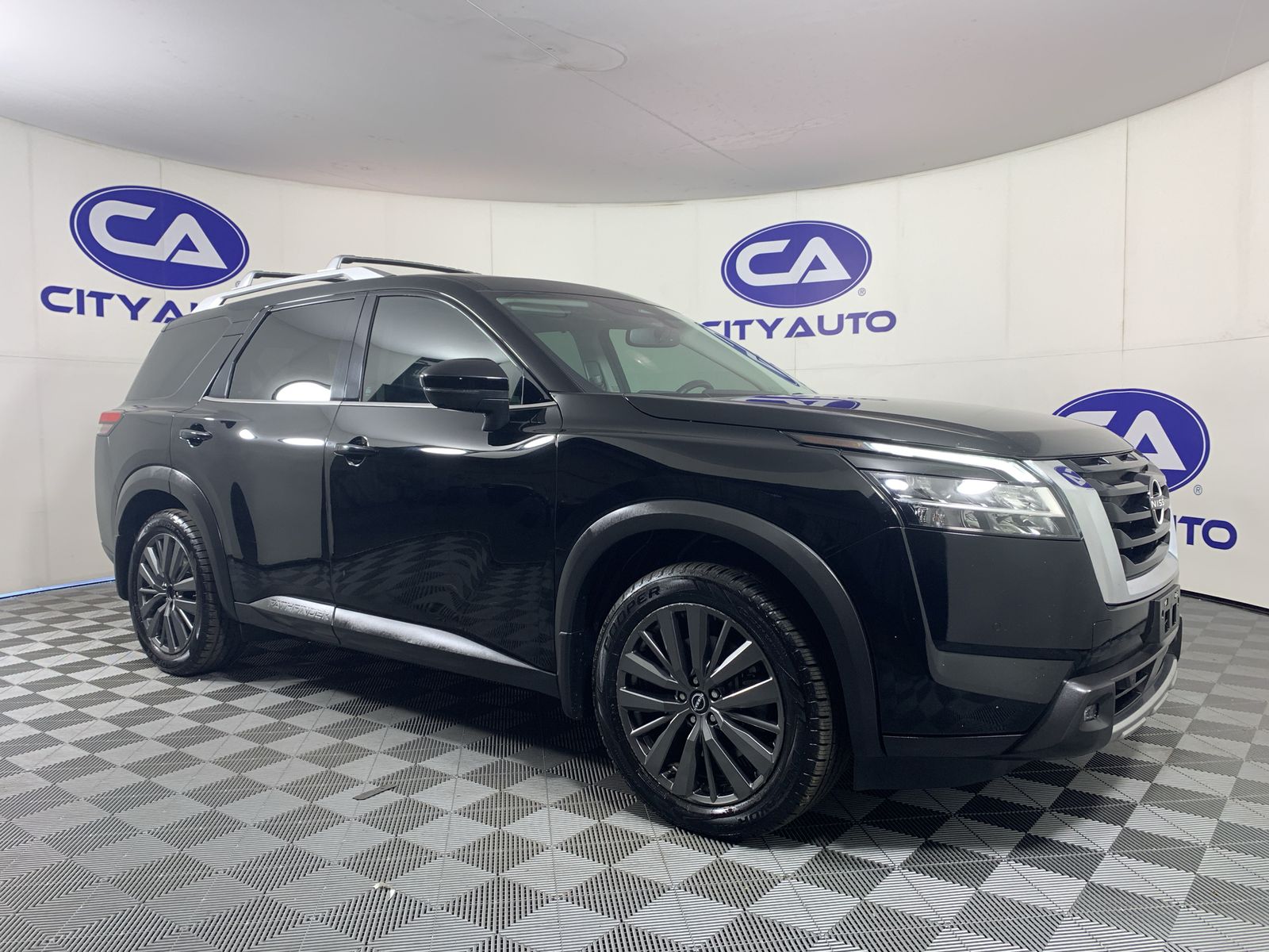 2022 NISSAN PATHFINDER SL - 1