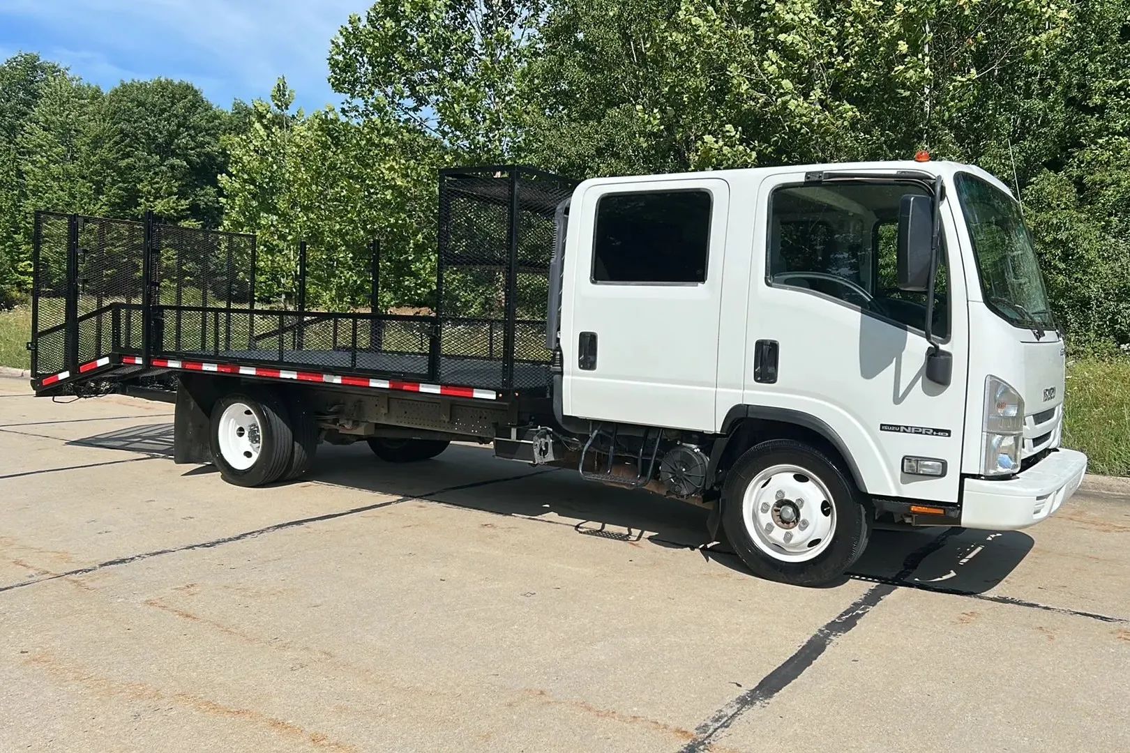 2018 ISUZU NPR HD Base - 1