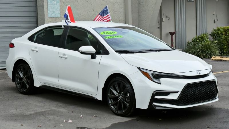 2025 TOYOTA COROLLA SE - 1