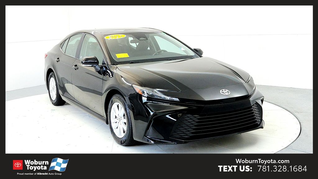 2025 TOYOTA CAMRY LE - 1