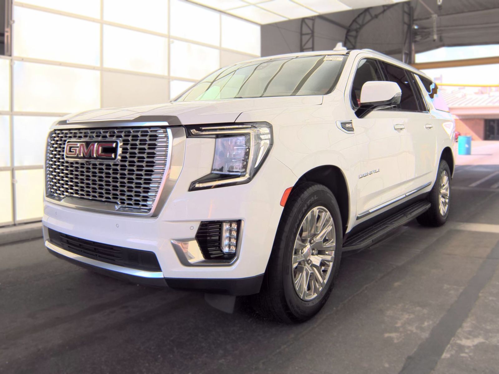 2022 GMC YUKON XL Denali - 1