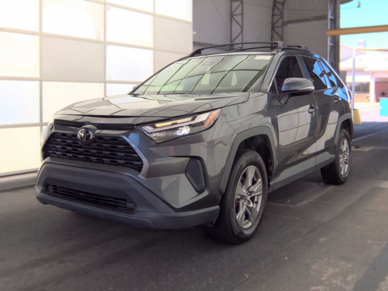 2022 TOYOTA RAV4 XLE - 1