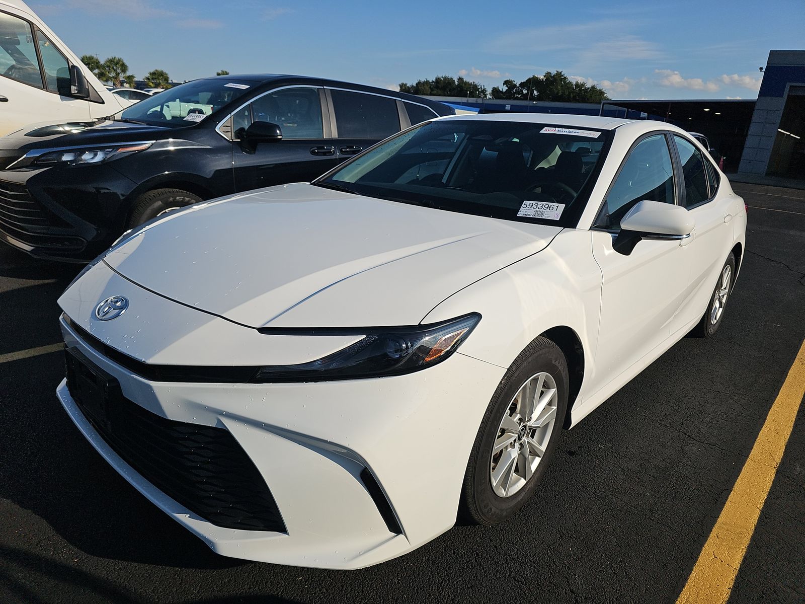 2025 TOYOTA CAMRY LE - 1