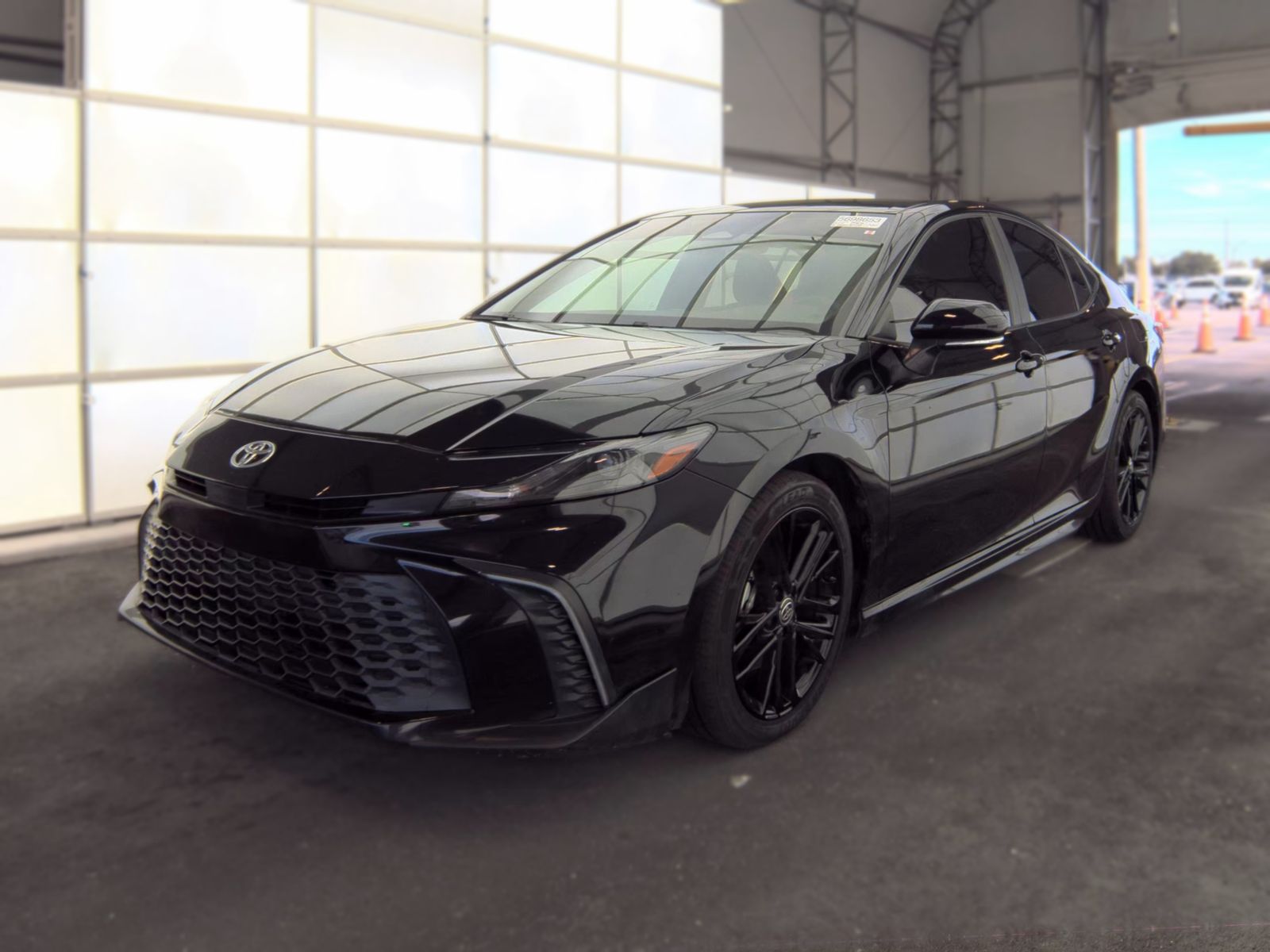 2025 TOYOTA CAMRY SE - 1