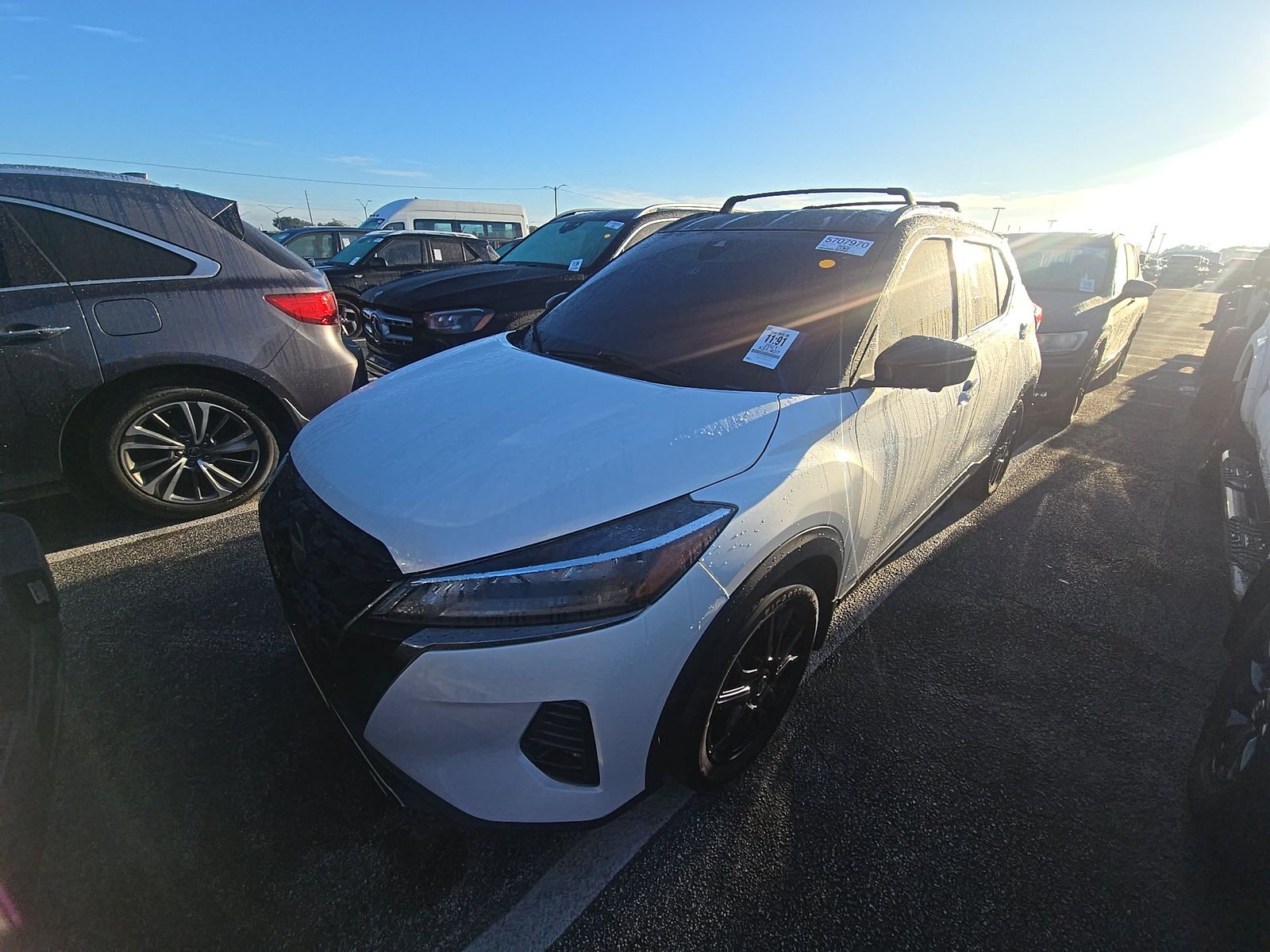 2021 NISSAN KICKS SR - 1