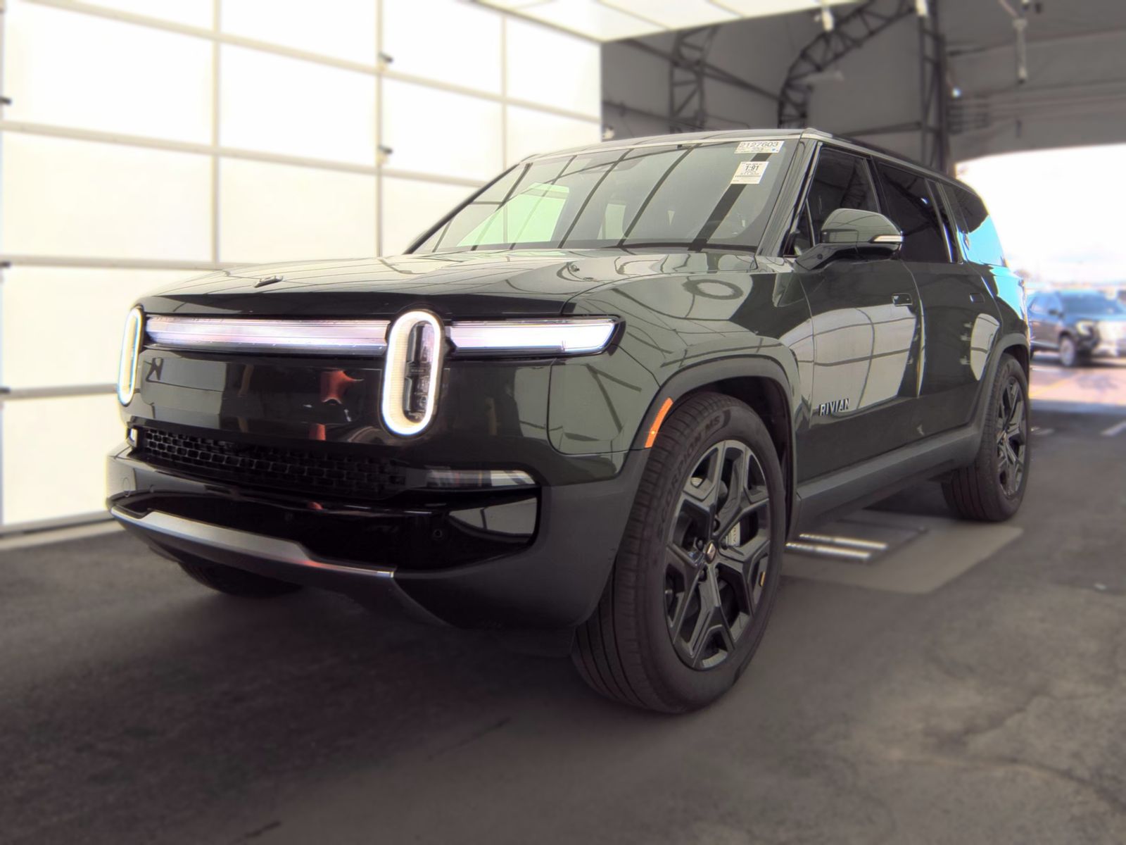 2025 RIVIAN R1S DUAL Standard - 1