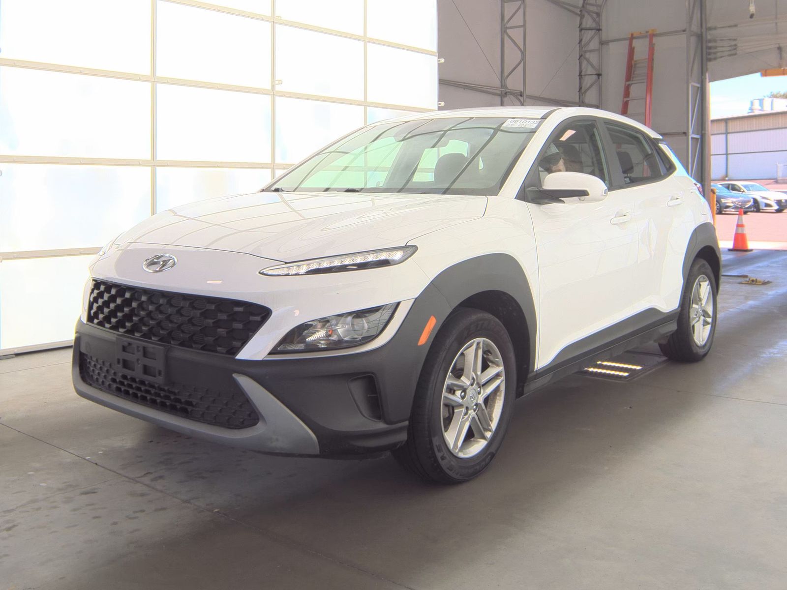 2023 HYUNDAI KONA SE - 1