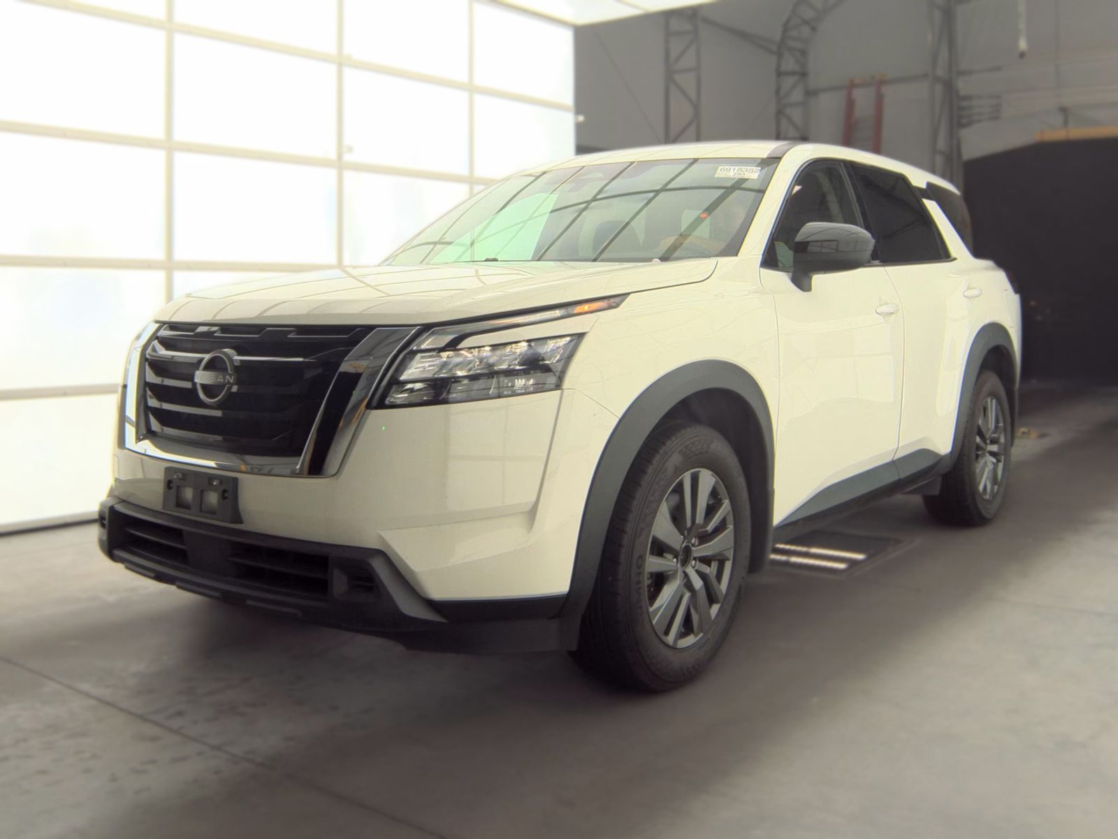 2024 NISSAN PATHFINDER S - 1