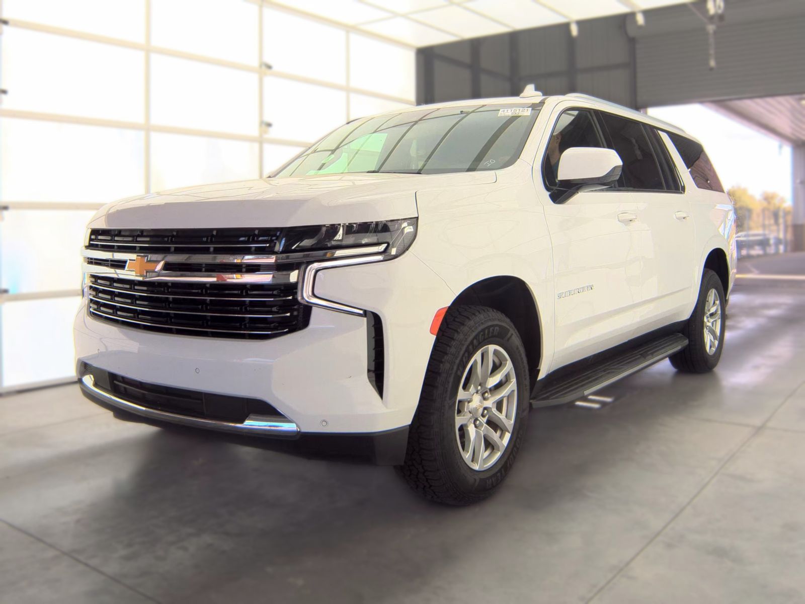 2023 CHEVROLET SUBURBAN LT - 1