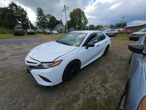 2019 TOYOTA CAMRY SE - 1