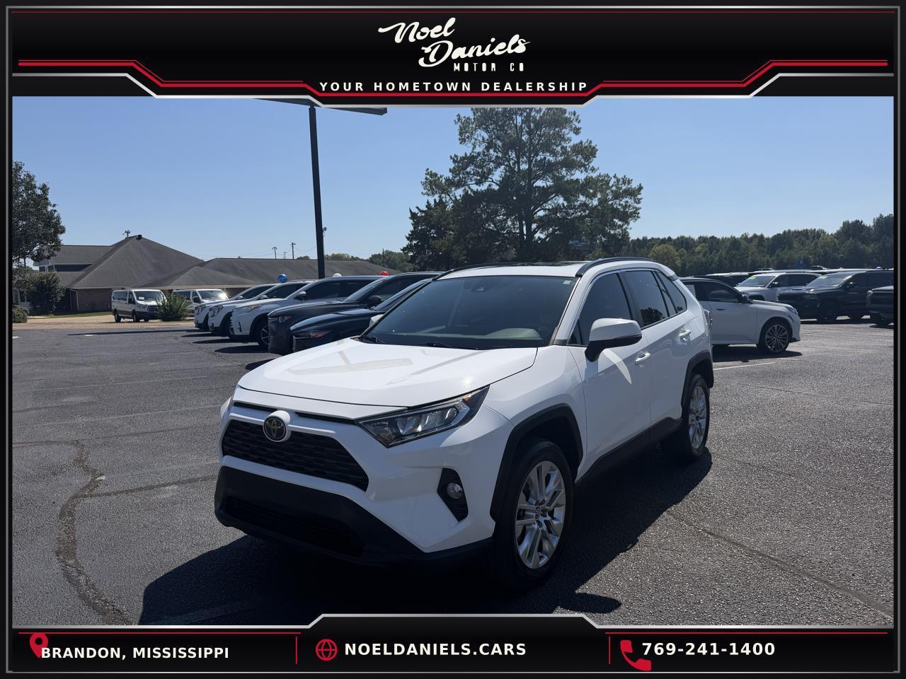 2020 TOYOTA RAV4 XLE Premium - 1