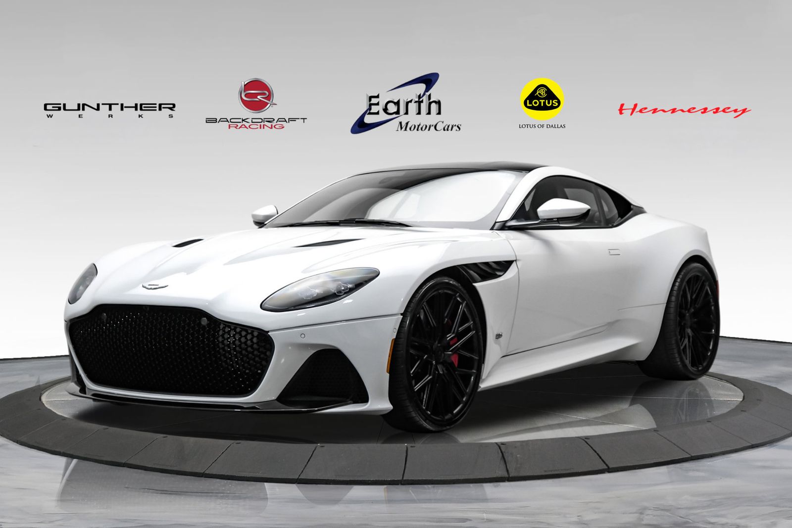 2023 ASTON MARTIN DBS Base - 1