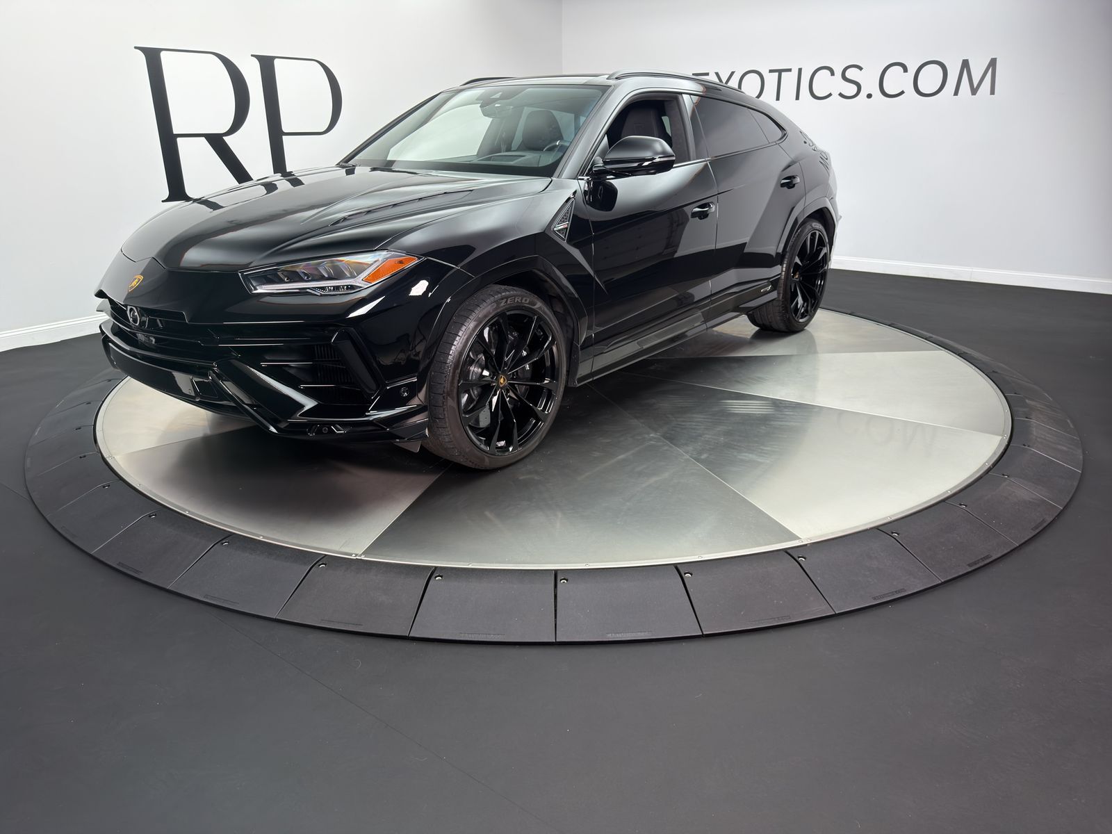2023 LAMBORGHINI URUS S - 1