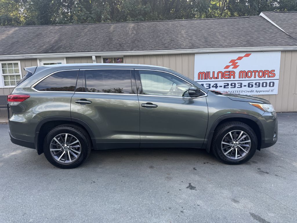2019 TOYOTA HIGHLANDER XLE - 1