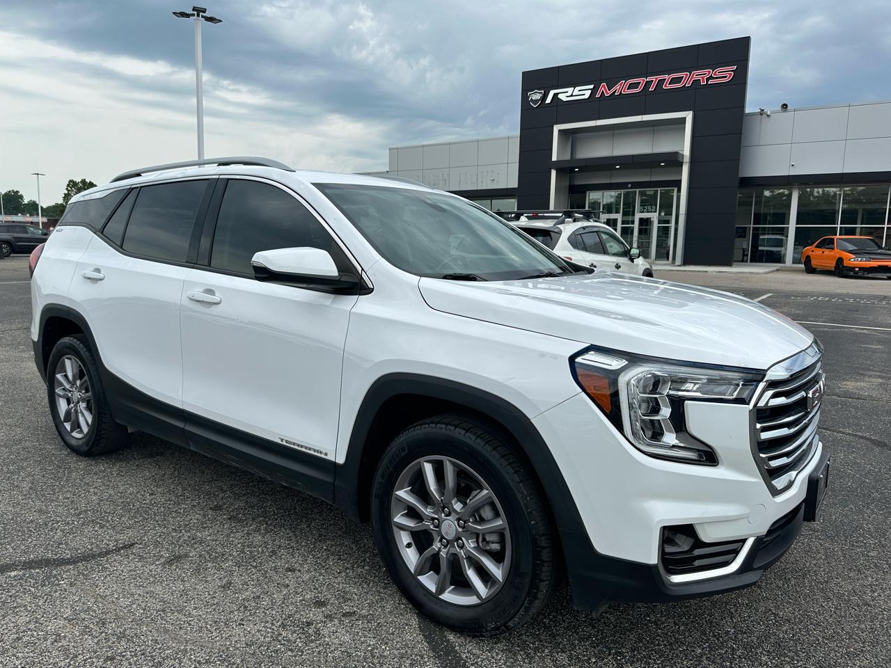 2024 GMC TERRAIN SLT - 1