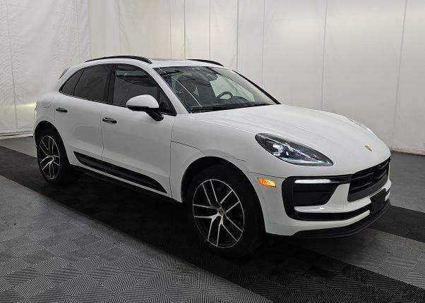 2023 PORSCHE MACAN Base - 1