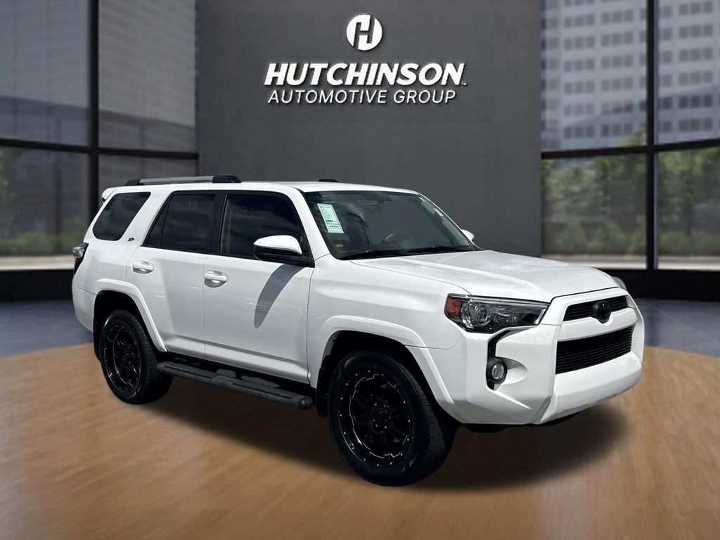 2019 TOYOTA 4RUNNER SR5 - 1