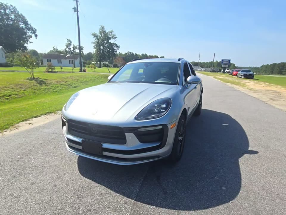 2025 PORSCHE MACAN Base - 1